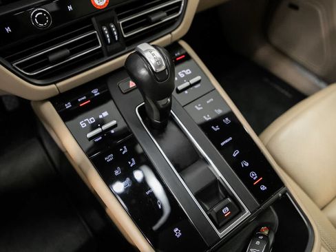 Certified 2023 Porsche Macan S AWD/4WD image 23