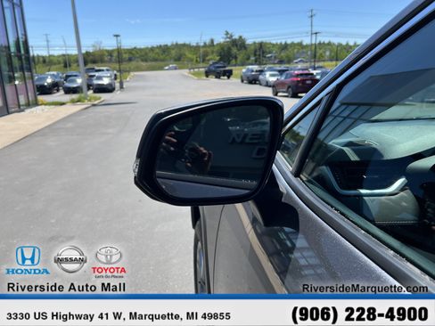 Used 2025 Toyota RAV4 XLE AWD/4WD image 5