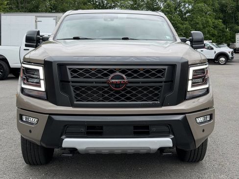 Used 2023 Nissan Titan PRO-4X w/ Pro-4x Convenience Package AWD/4WD image 2
