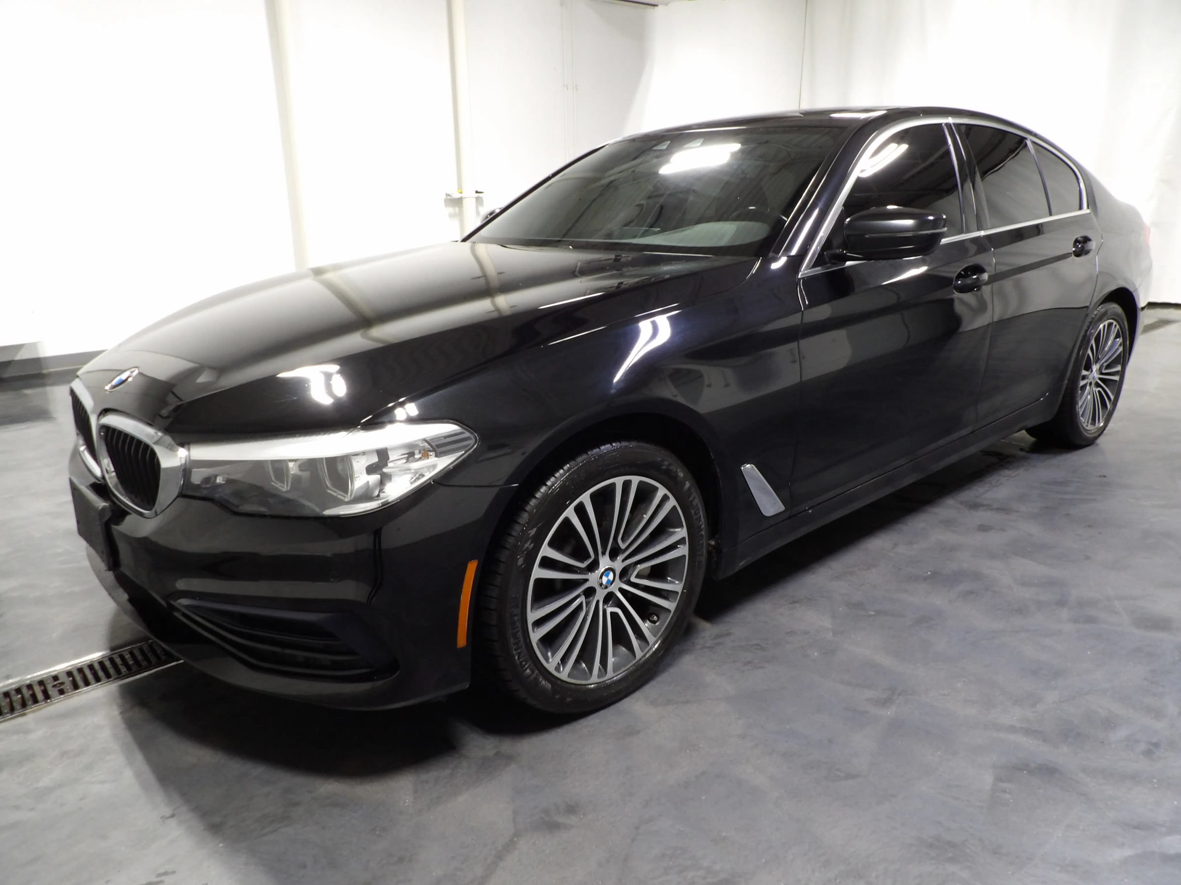 Used 2019 BMW 530i w/ Convenience Package RWD image 4