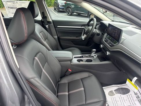 New 2026 Nissan Altima 2.5 SR FWD image 30