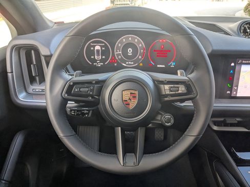 Used 2026 Porsche Cayenne Coupe AWD/4WD image 15