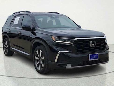 Used 2025 Honda Pilot Elite image 1