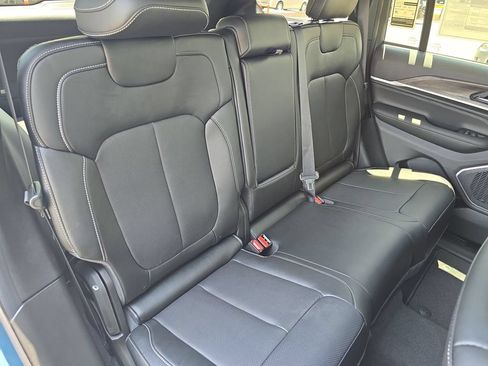 New 2026 Jeep Grand Cherokee Limited AWD/4WD image 11