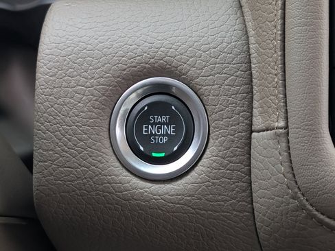 Used 2024 GMC Yukon XL Denali w/ Advanced Technology Package image 35