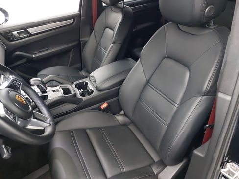 Certified 2021 Porsche Cayenne GTS image 5