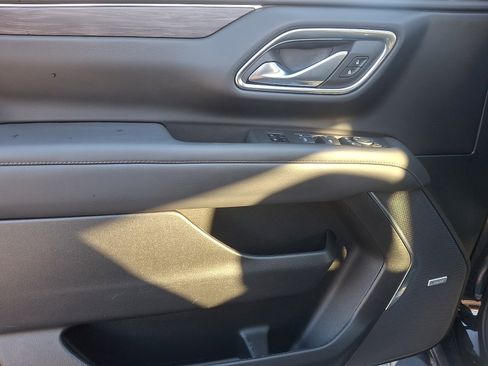 Used 2023 Chevrolet Tahoe Z71 w/ Luxury Package image 13