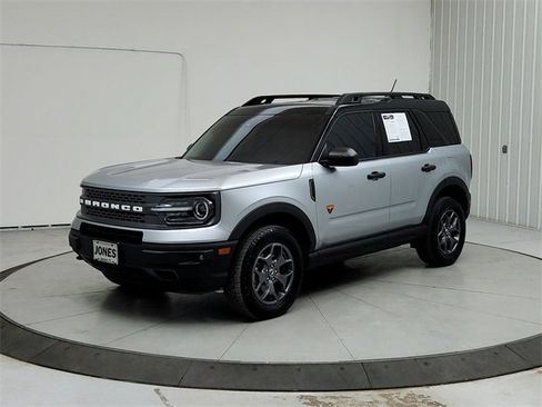 Used 2023 Ford Bronco Sport Badlands image 3