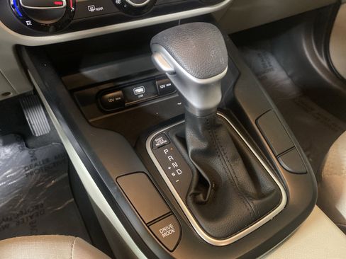 Used 2025 Kia Soul LX FWD image 22