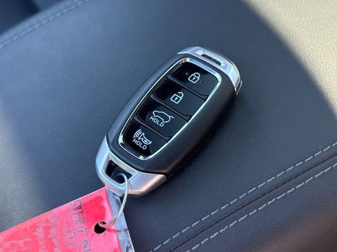 Used 2019 Hyundai Santa Fe AWD image 29
