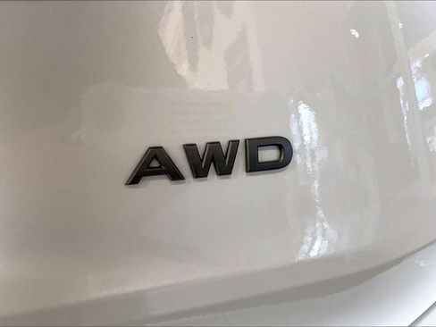 Used 2025 Nissan Rogue SV AWD/4WD image 19