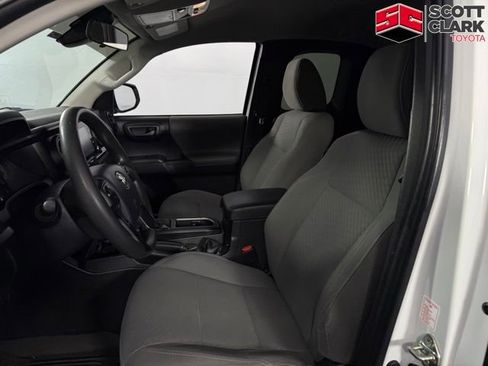 Used 2020 Toyota Tacoma SR image 13