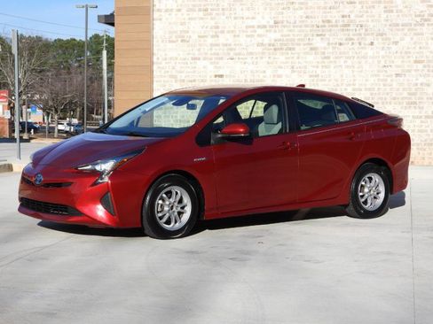 Used 2017 Toyota Prius Two image 16