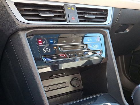 Certified 2025 Volkswagen Taos SEL image 17