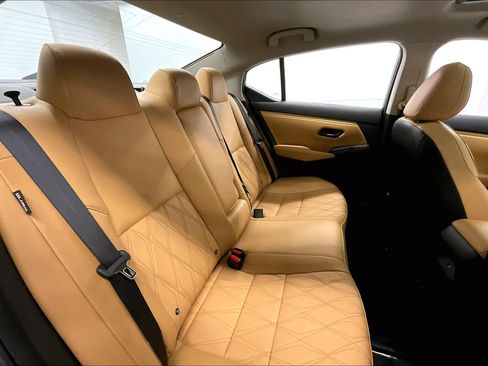 New 2025 Nissan Sentra SV w/ SV Premium Package FWD image 92