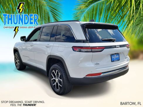 New 2025 Jeep Grand Cherokee Limited image 3