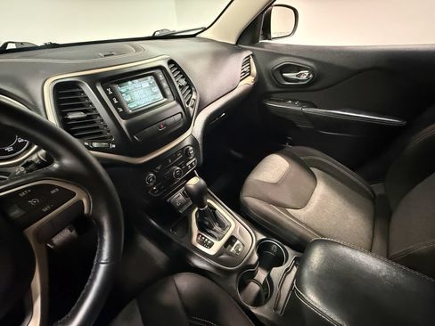 Used 2014 Jeep Cherokee Latitude FWD image 78