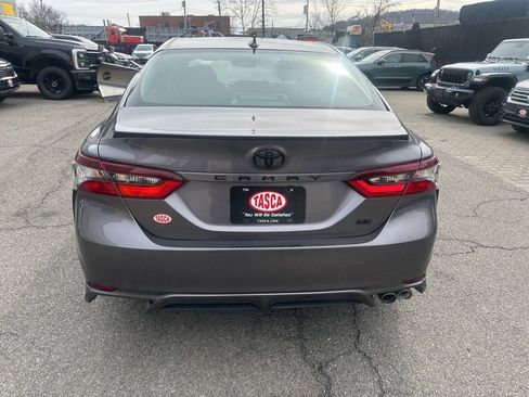 Used 2023 Toyota Camry SE w/ Cold Weather Package image 5