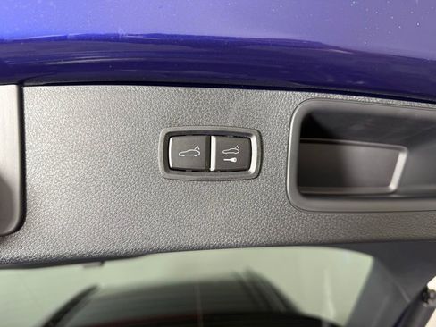 New 2026 Porsche Macan S image 18