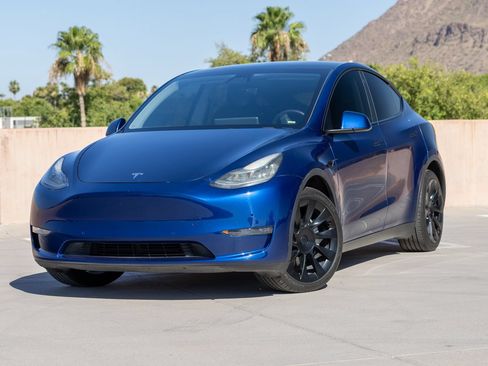 Used 2021 Tesla Model Y Long Range AWD/4WD image 19