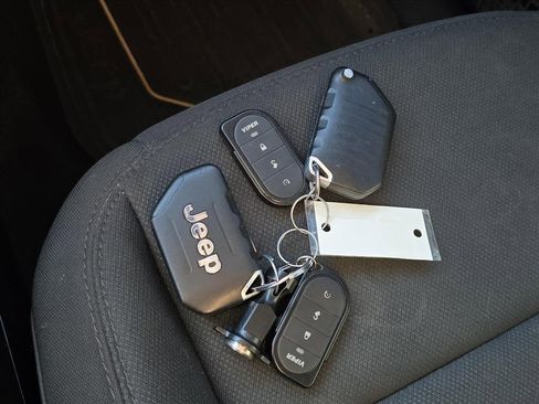 Used 2018 Jeep Wrangler Unlimited Sport image 17