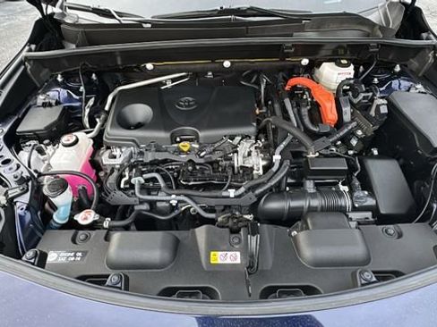 Used 2021 Toyota Venza LE AWD/4WD image 40