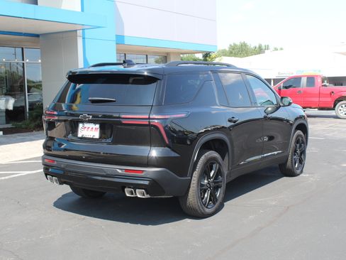 New 2027 Chevrolet Traverse LT w/ Midnight/Sport Edition AWD/4WD image 4