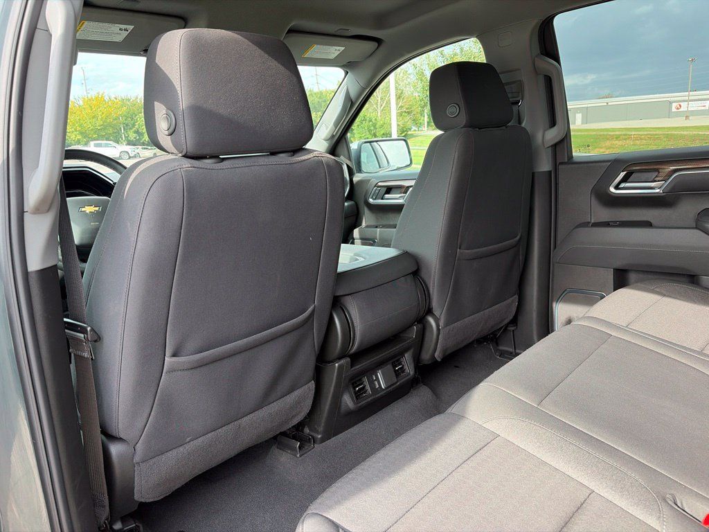 Used 2025 Chevrolet Silverado 1500 LT AWD/4WD image 37