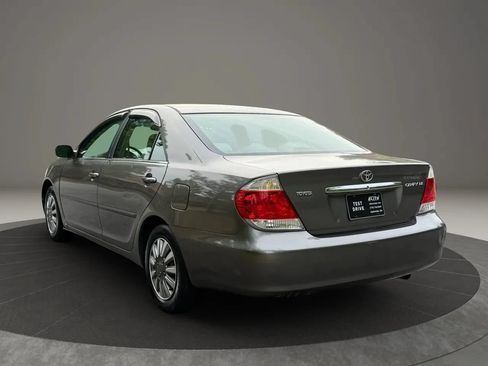 Used 2006 Toyota Camry LE FWD image 6