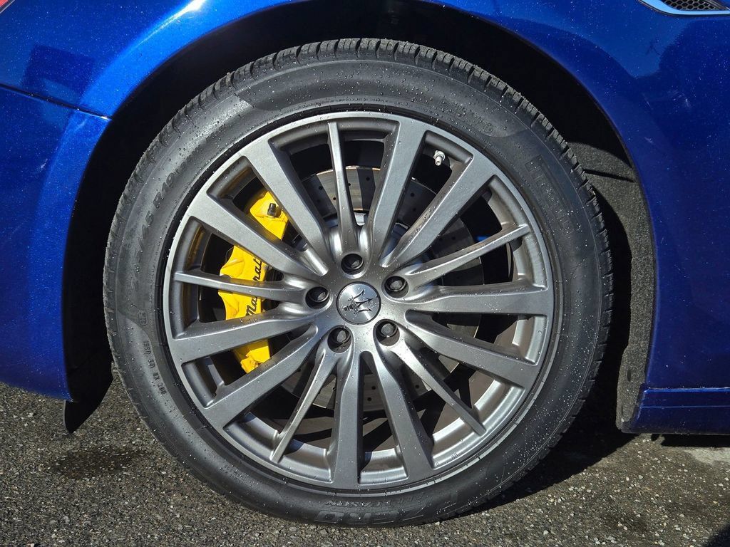 Used 2022 Maserati Ghibli GT RWD image 9