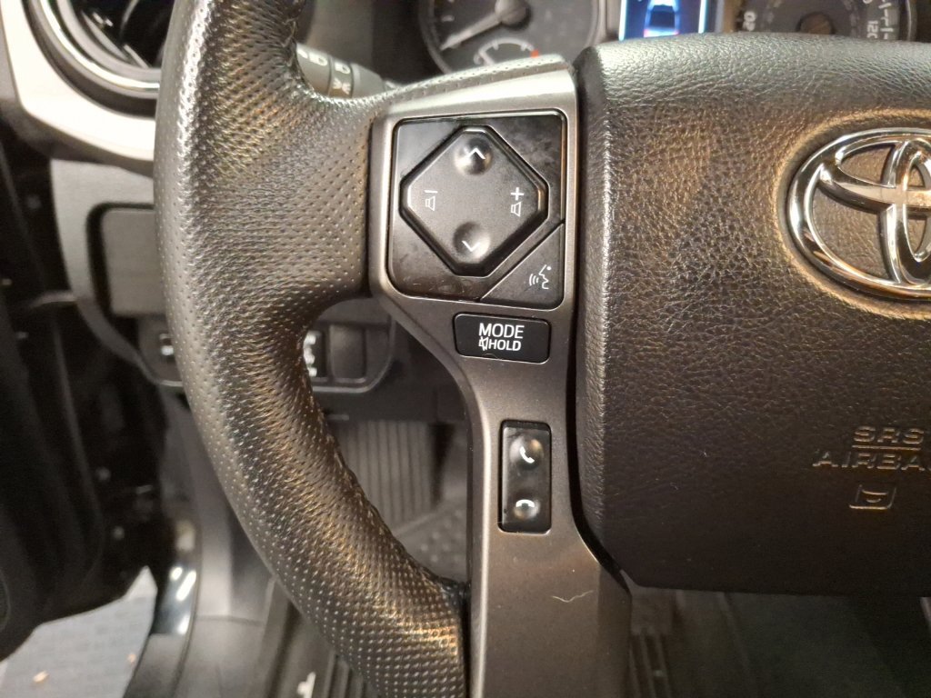 Used 2021 Toyota Tacoma TRD Sport w/ TRD Premium Sport Package AWD/4WD image 19