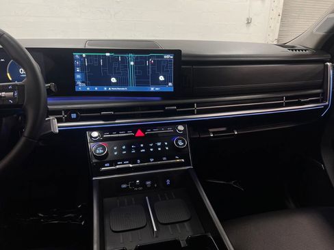 Used 2024 Hyundai Santa Fe Limited image 19