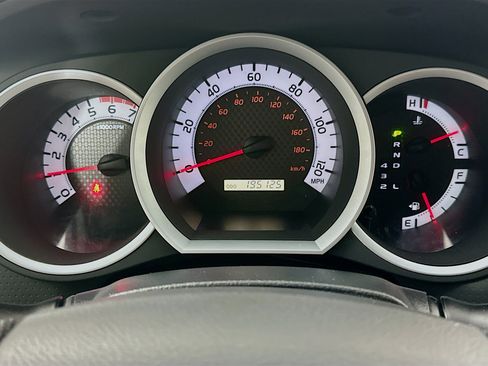 Used 2014 Toyota Tacoma PreRunner w/ TRD Sport Package RWD image 18