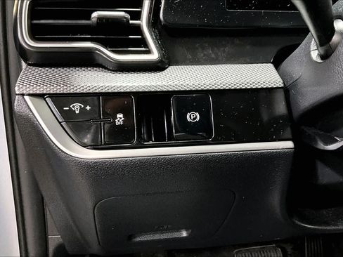 Used 2023 Kia Sportage LX FWD image 35