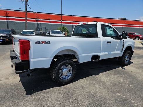 New 2026 Ford F250 XL w/ XL Off-Road Package AWD/4WD image 13