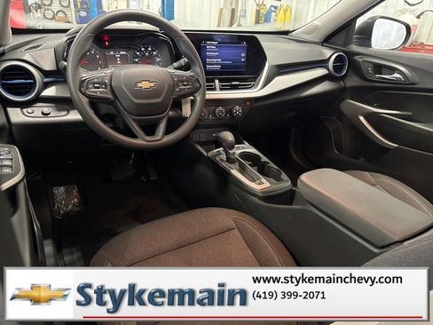 Used 2024 Chevrolet Trax LS w/ LS Convenience Package image 6