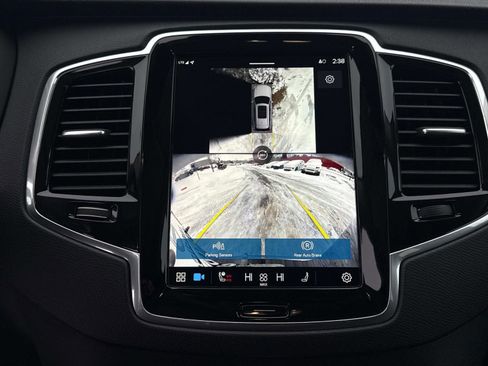 Certified 2024 Volvo XC90 B6 Plus w/ Protection Package Premier image 24