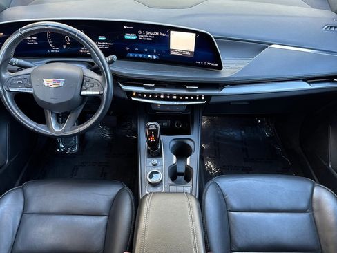 Used 2024 Cadillac XT4 Premium Luxury image 10