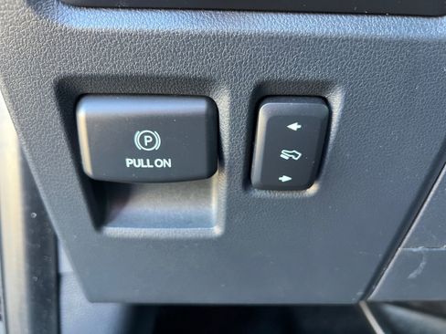 Used 2021 Ford F150 Platinum w/ FX4 Off-Road Package image 33