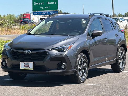 Used 2024 Subaru Crosstrek 2.0i Premium w/ Crosstrek Mirror Package AWD/4WD image 8