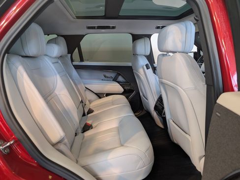 Used 2024 Land Rover Range Rover Sport SE image 29