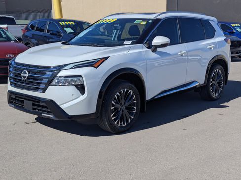 Used 2024 Nissan Rogue Platinum w/ Platinum Premium Package image 5