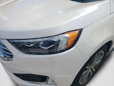 Used 2019 Ford Edge Titanium w/ Equipment Group 301A FWD image 7
