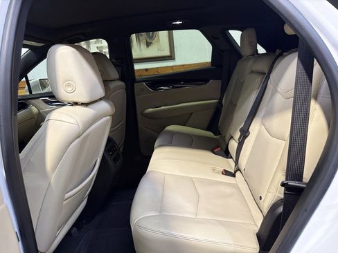 Used 2017 Cadillac XT5 Luxury w/ Driver Awareness Package FWD image 23