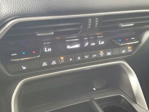 Certified 2024 MAZDA CX-90 3.3 Turbo w/ Preferred Plus AWD/4WD image 32
