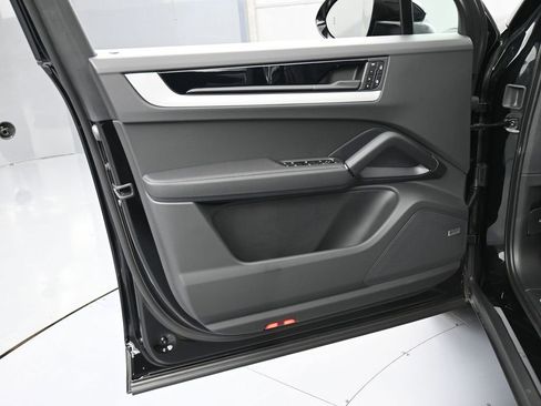 New 2026 Porsche Cayenne AWD/4WD image 15