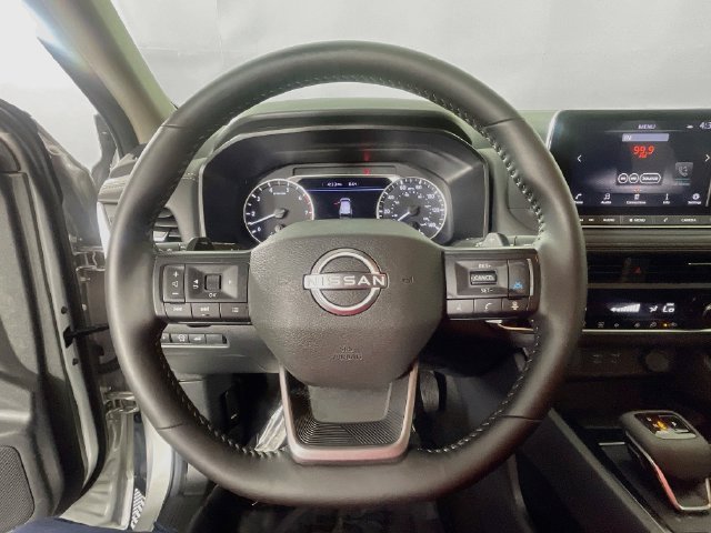 Used 2025 Nissan Rogue SV FWD image 12