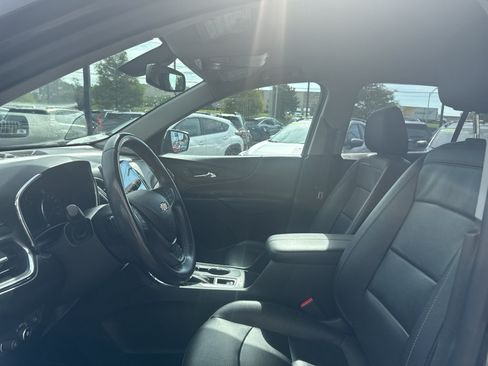 Used 2018 Chevrolet Equinox Premier FWD image 9