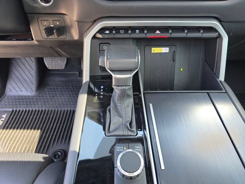 Used 2023 Toyota Tundra Platinum RWD image 27