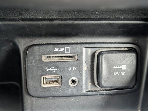 Used 2016 Jeep Cherokee Latitude image 12